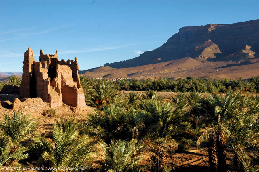 Route_de_Ouarzazate_a_Zagora__kasbah_en_ruine_net