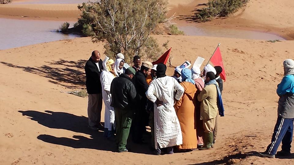 وصول شاحنين للمواد الغذائية-1