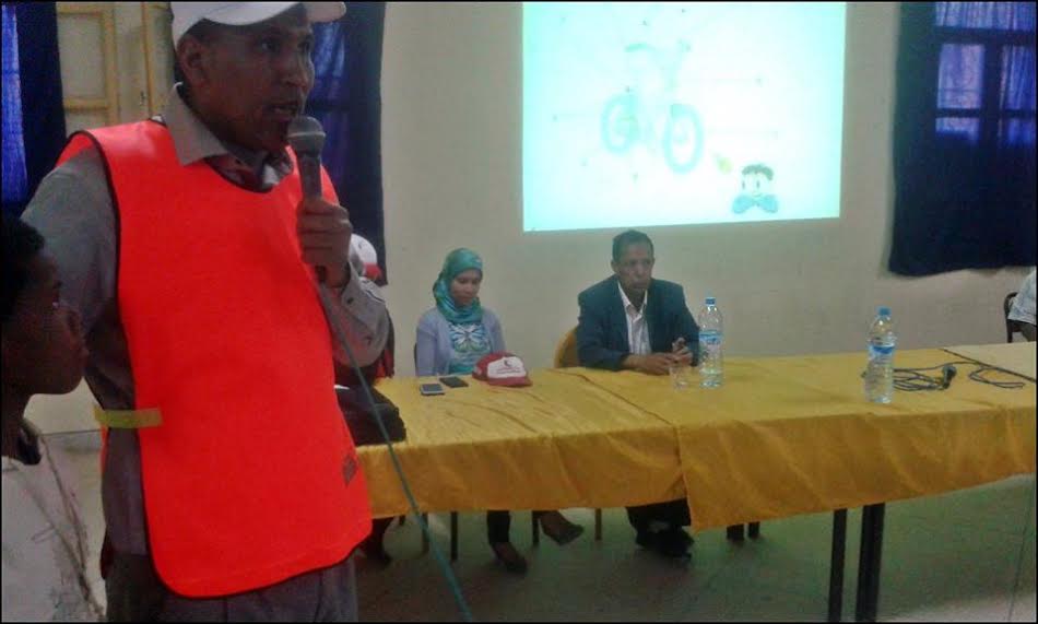 السلامة الطرقية موضوع الحملة التحسيسية للهلال الأحمر المغربي فرع أكدز بثانوية مزكيطة الإعدادية