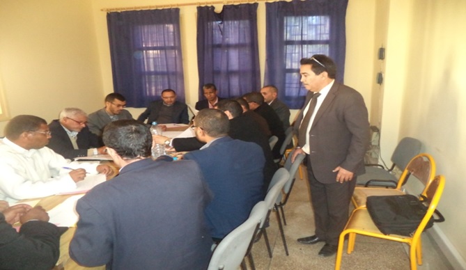 العاملون بمقر النيابة الإقليمية، المفتشون ومستشاري التوجيه التربوي في اللقاء الإقليمي الأول حول التدابير ذات الأولوية بزاكورة -1