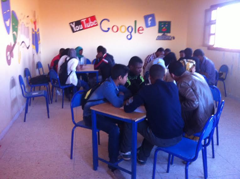 جمعية التربية و التكوين بزاكورة تنظم قافلة القراءة للجميع‎-1