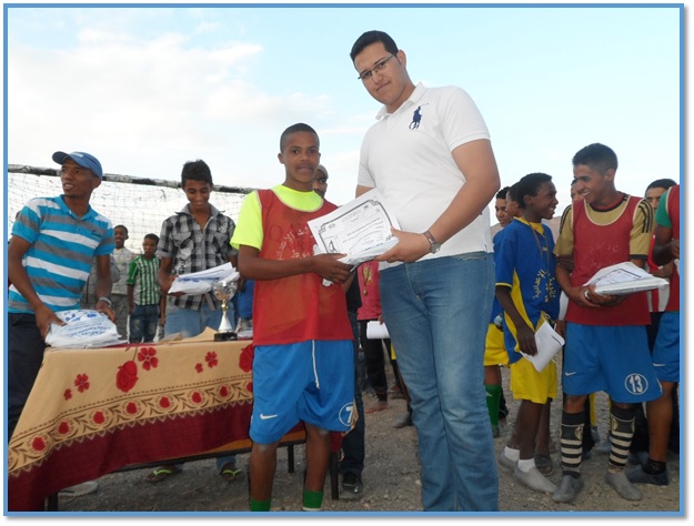 الجمعية الرياضية لإعدادية ابن رشد بتمزموط تسدل الستار عن دوري ابن رشد لكرة القدم المصغرة 2014-2015 -5