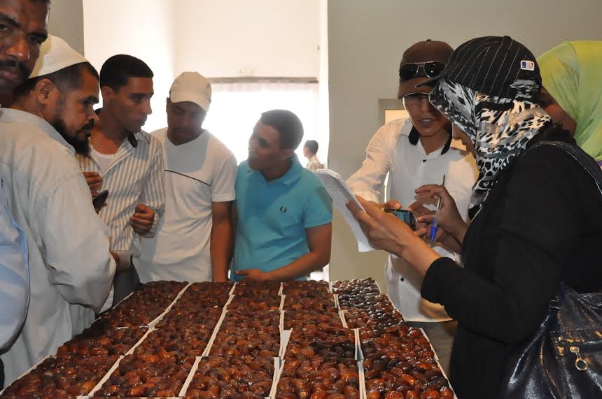 رحلة دراسية لتبادل الخبرات و التجارب بين الفاعلين الجمعويين الواحيين بزاكورة حول تثمين الإمكانيات و المنتوجات المحلية بزاكورة