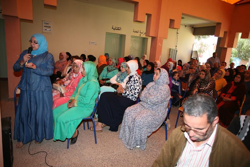 ثانوية عبد الرحيم بوعبيد بورزازات تنظم لقاءا تواصليا بين أطقم المؤسسة والأمهات و الآباء-6