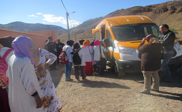 جمعية النقل المدرسي و دار الطالبة تانسيخت تتسلم النقل 2