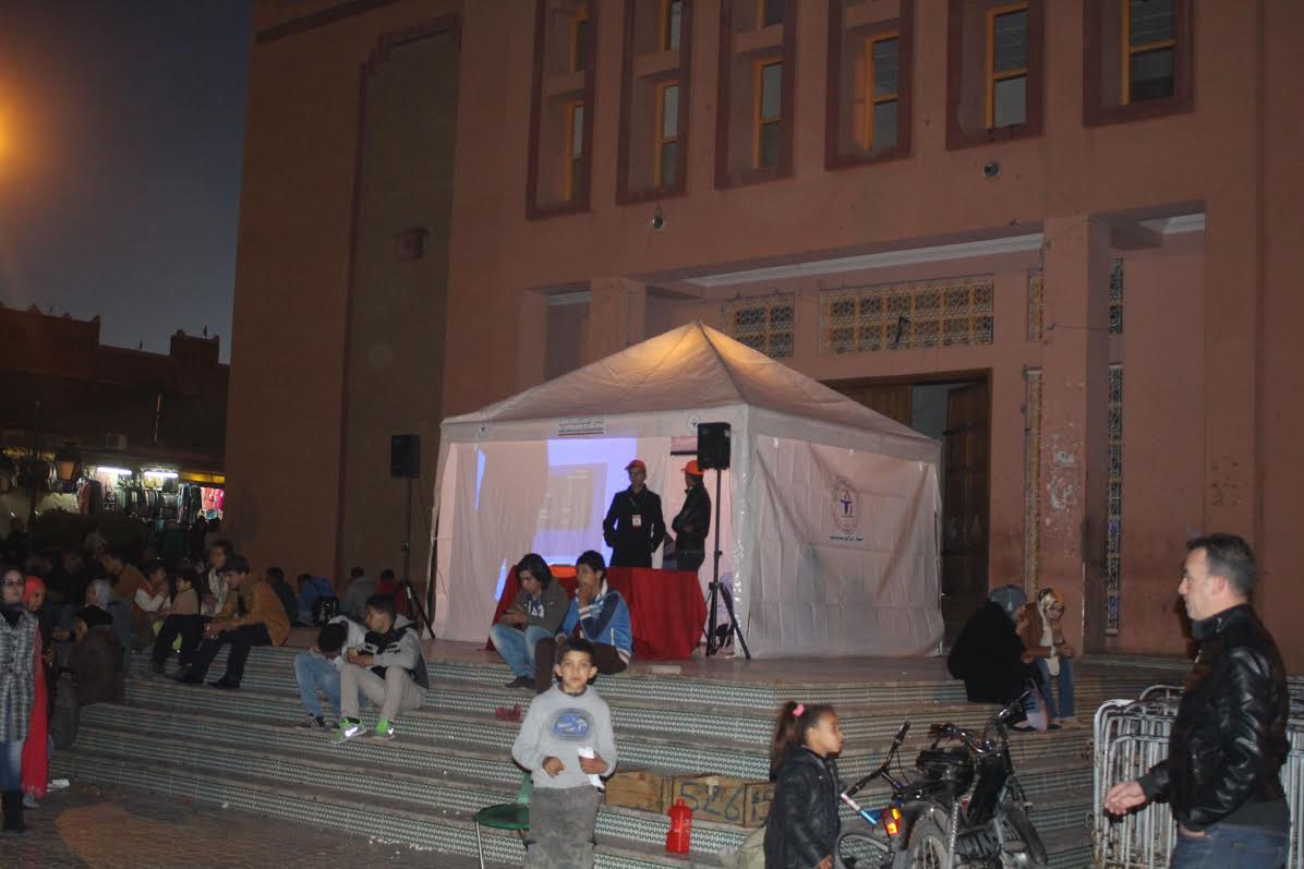 الشهاب تواصل حملاتها التحسيسية حول أضرار السيجارة و تبدع في نصب خيمة تحسيسية بساحة الموحدين -1