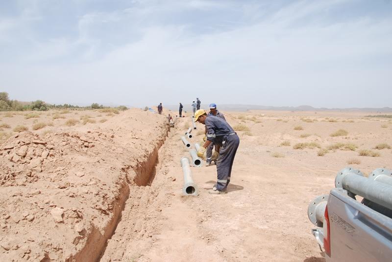 أشغال مكثفة من أجل الإسراع لتجهيز بئر بالماء الشروب بمدينة زاكورة-3
