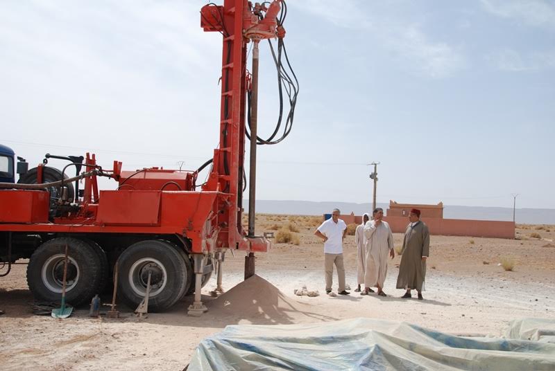 أشغال مكثفة من أجل الإسراع لتجهيز بئر بالماء الشروب بمدينة زاكورة