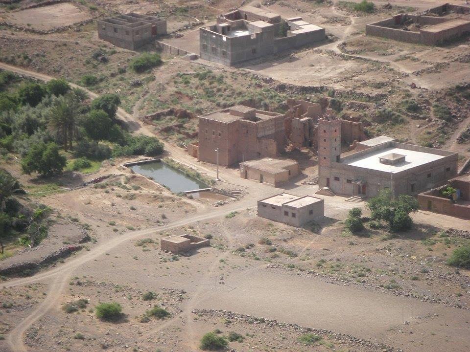 سكان دوار تستيفت  يناشدون المسؤولين لتوفير لهم حافلة  للنقل المدرسي-1