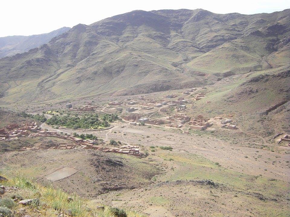 سكان دوار تستيفت  يناشدون المسؤولين لتوفير لهم حافلة  للنقل المدرسي-2