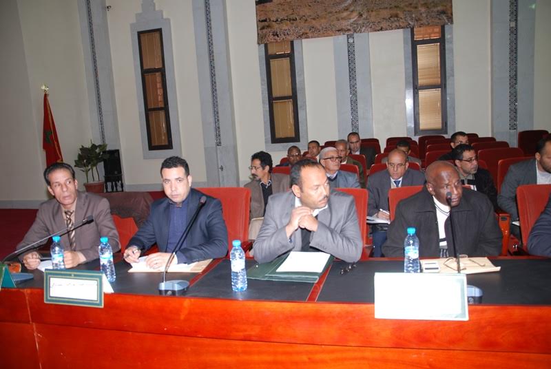 يوم دراسي حول دور التخطيط في انجاز برنامج تنمية الاقليم جمع العامل برؤساء الجماعات وبرلمانيي زاكورة-1