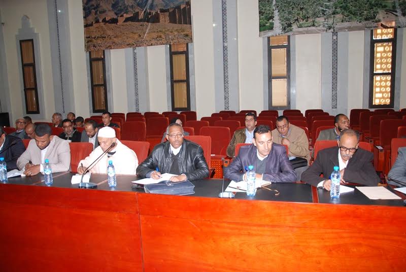 يوم دراسي حول دور التخطيط في انجاز برنامج تنمية الاقليم جمع العامل برؤساء الجماعات وبرلمانيي زاكورة-2