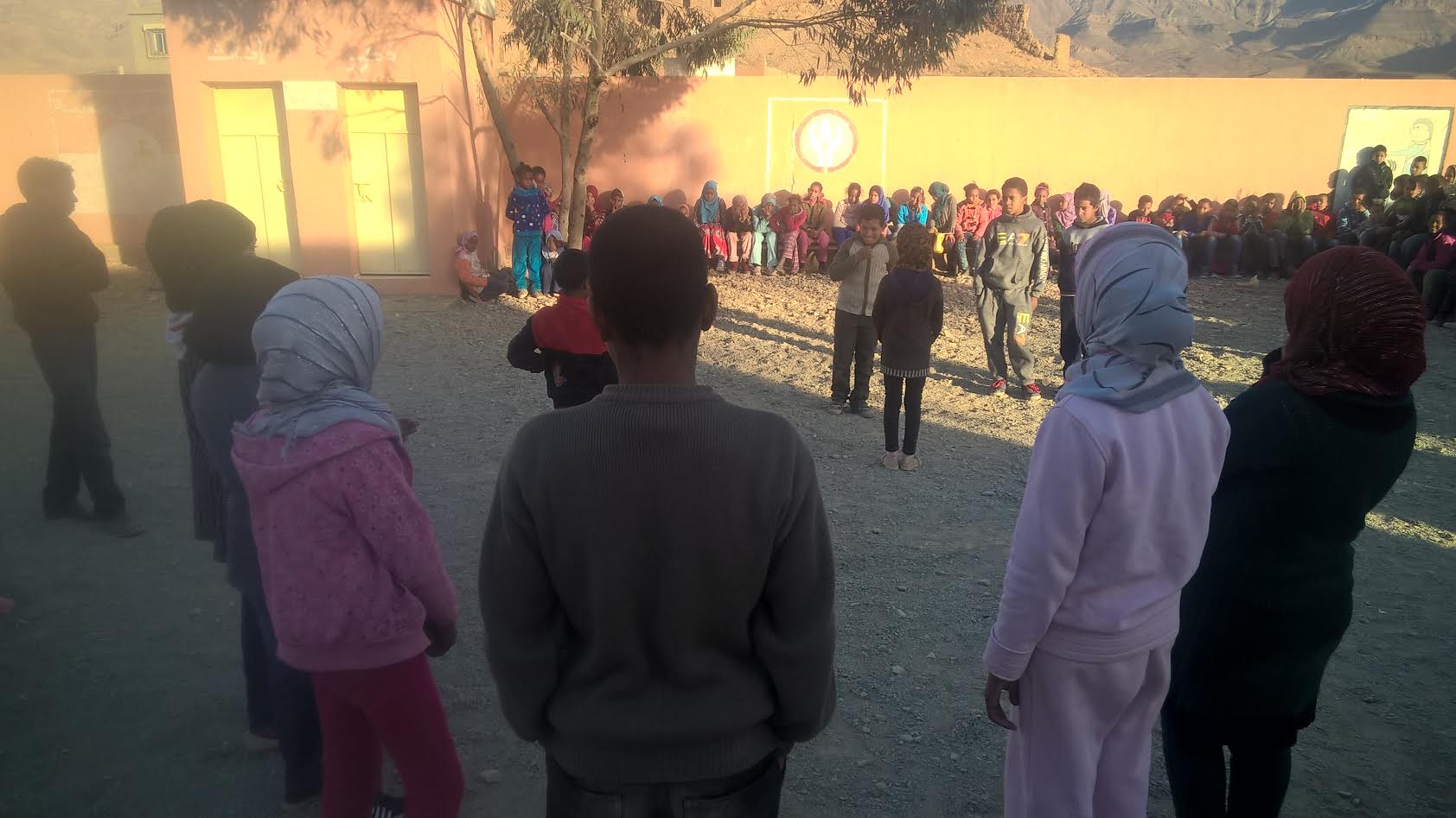 جمعية الفينيق للإبداع الفني والثقافي بزاكورة تنظم ورشا فنيا تربويا بمدرسة الحد  بتمزموط