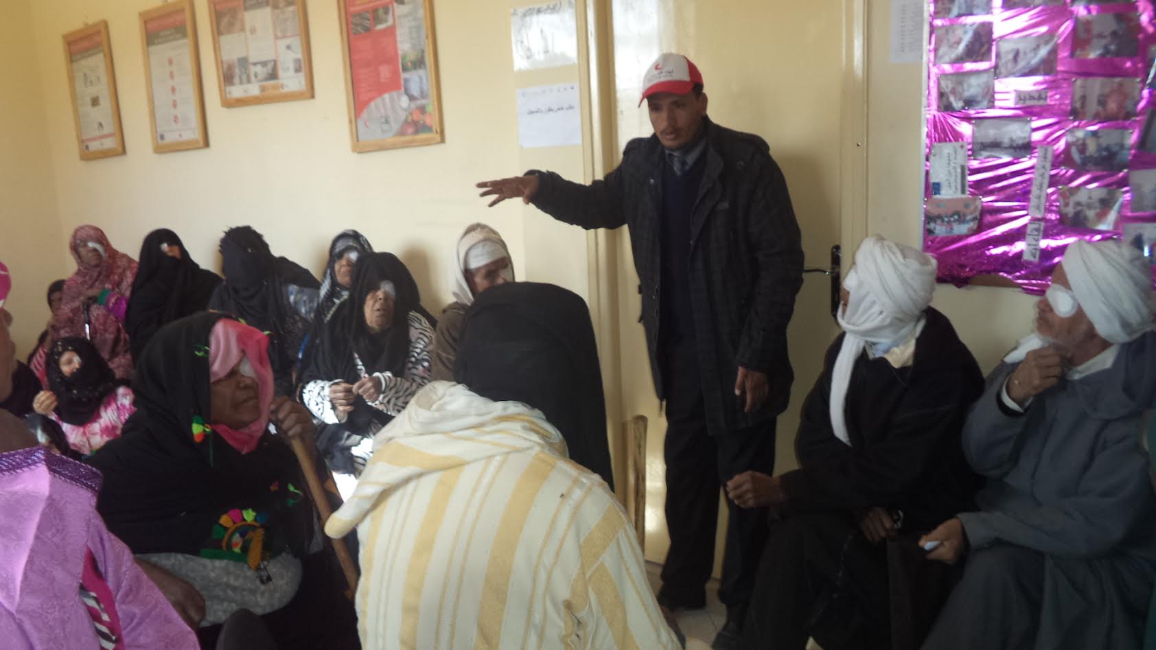 حصيلة وصور القالة الطبية لفحصص العيون وجراحة الجلالة المنظمة باقليم زاكورة-1