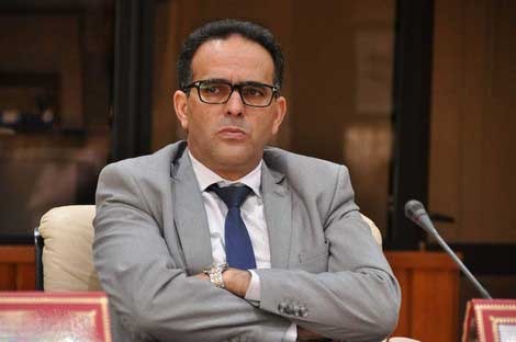 محمد الجلوسي يحتج على صرف منحة الخروج للوزراء