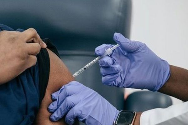 وزارة الصحة تدعو المغاربة غير المطعمين للإسراع في تناول جرعاتهم