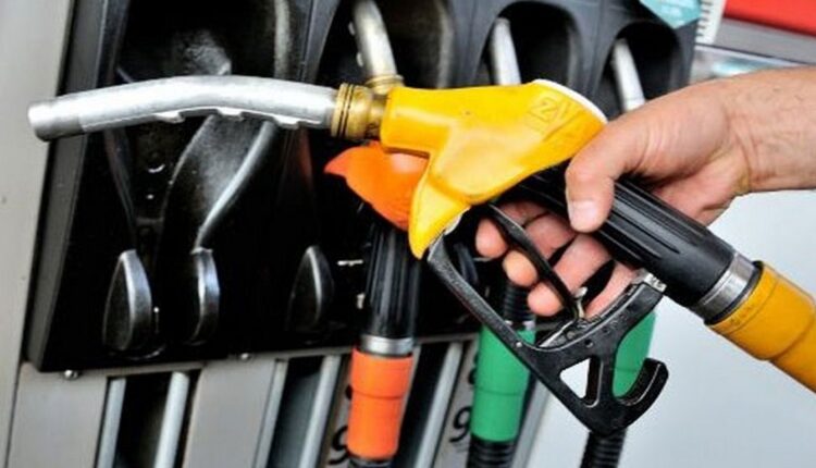 الناطق الرسمي بإسم الحكومة مصطفى بايتاس يؤكد أن شركات توزيع المحروقات النفطية السائلة تحرص على تجديد مخزون الغازوال على نحو يومي
