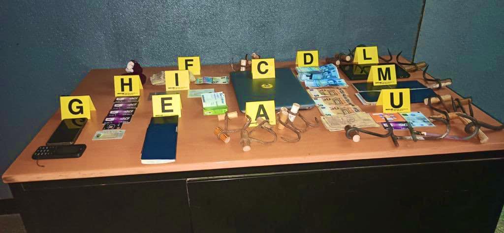 تبلغ المسافه بين مدينتي مكه وجده ذهابا وايابا 158 كيلومتر